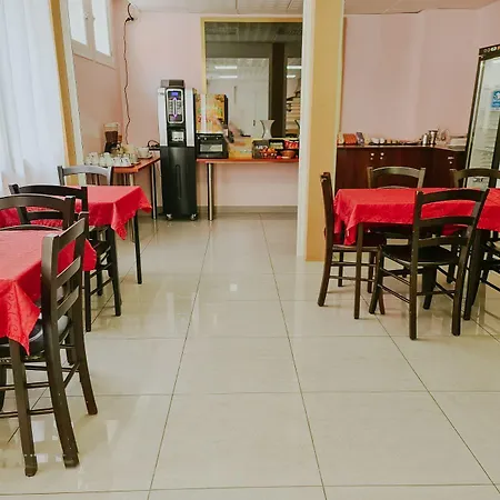 索雷尔公寓式酒店 3* 卢德